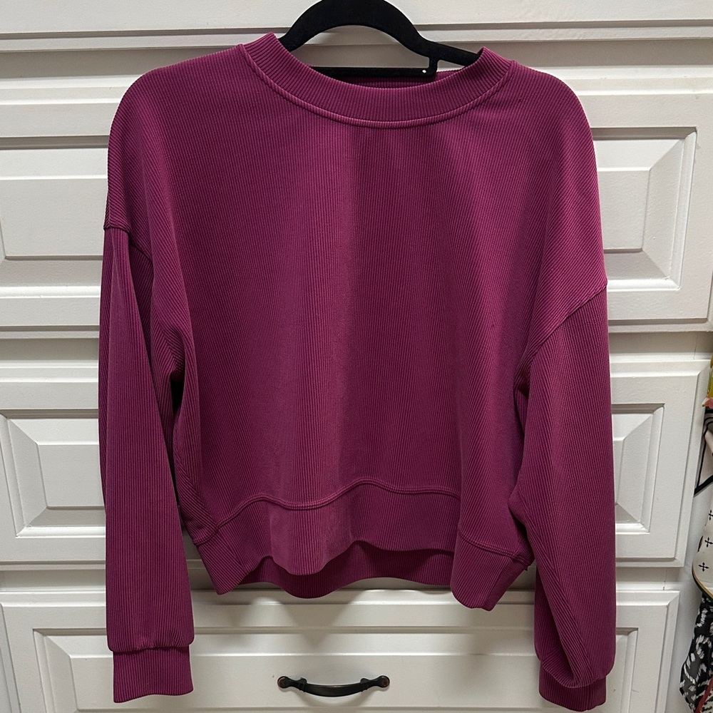 Lululemon Athletica Perfectly Oversized Crop
Crew*Softstreme